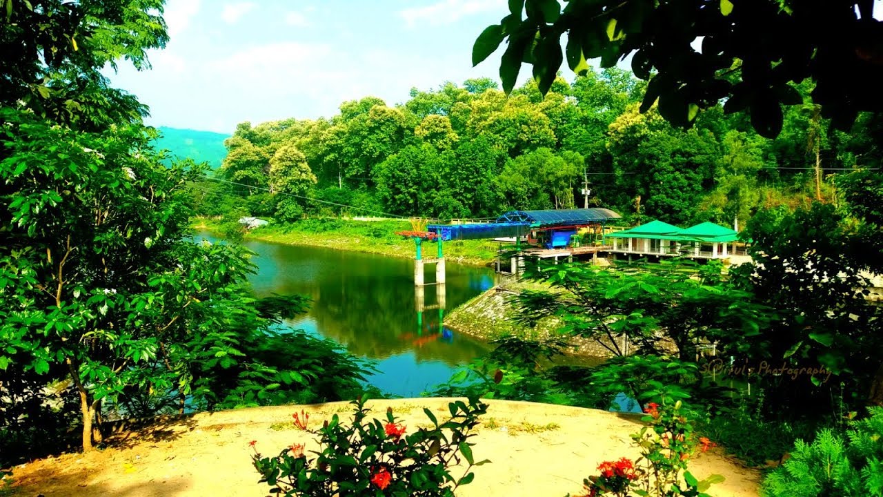 পর্যটকের পদচারণায় মুখর রাংগুনিয়া শেখ রাসেল পক্ষিশালা ও ইকোপার্ক