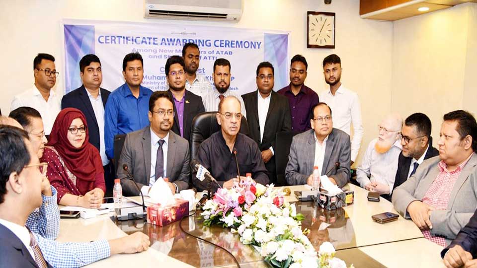 অবৈধ ট্রাভেল এজেন্সির বিরুদ্ধে ব্যবস্থা নেওয়া হবে: ফারুক খান