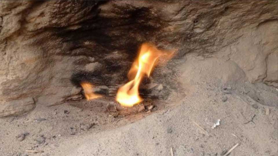 আগুন জ্বলা টিলা, পর্যটকদের বিস্ময়
